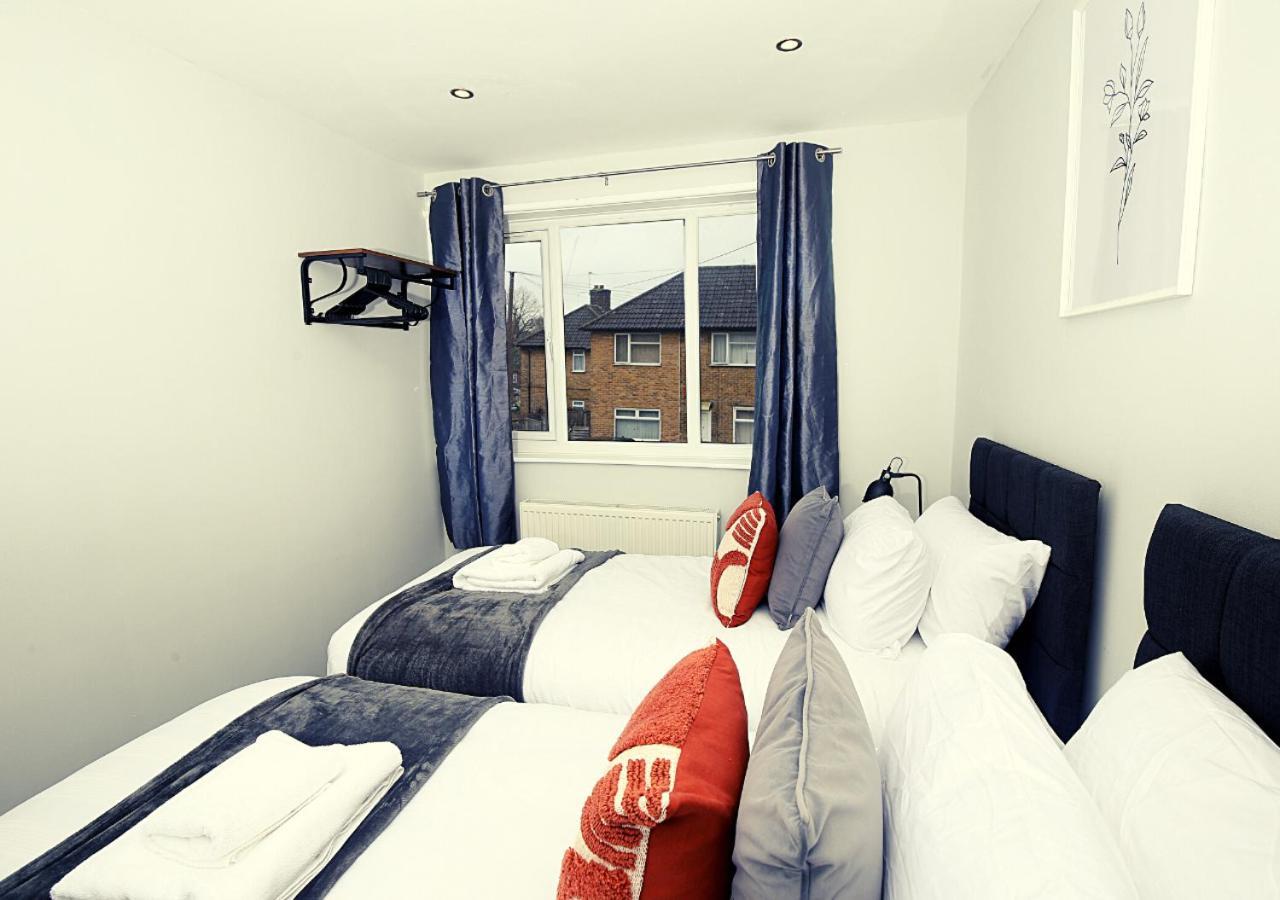 Апартаменты 3-Bed House With Parking Near London O2 Экстерьер фото